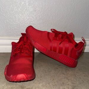 Adidas NMD_R1 SHOES
Red
6.5 Women’s